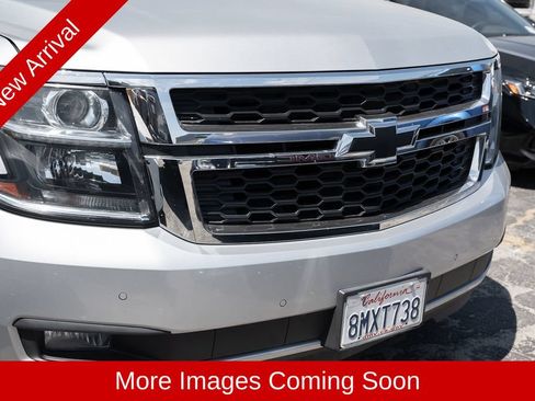 Used 2019 Chevrolet Suburban LT w/ Luxury Package RWD image 5