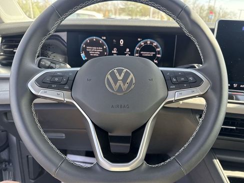 New 2026 Volkswagen Tiguan SE AWD/4WD image 16
