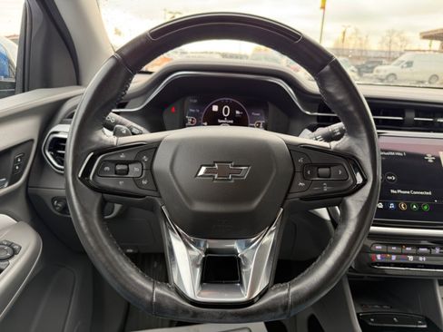 Used 2023 Chevrolet Bolt EUV Premier w/ Sun & Sound Package image 28