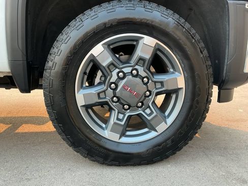 Certified 2025 GMC Sierra 2500 SLE AWD/4WD image 29