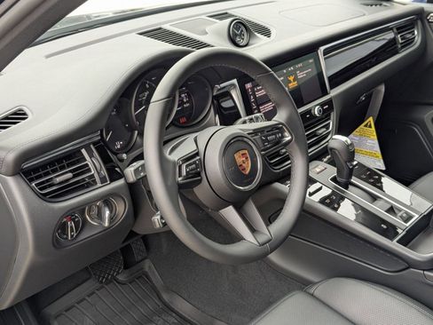 New 2026 Porsche Macan AWD/4WD image 4