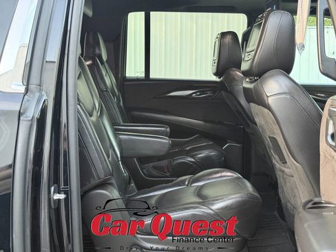 Used 2017 Cadillac Escalade ESV Platinum image 21