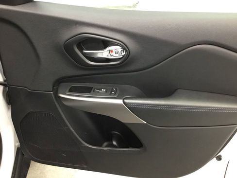 Used 2022 Jeep Cherokee Latitude w/ Trailer Tow Group image 41