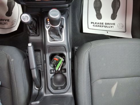 Used 2021 Jeep Gladiator Sport image 19