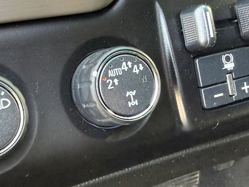 Used 2020 GMC Yukon XL Denali image 23