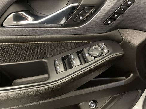 Used 2021 Chevrolet Traverse Premier image 17