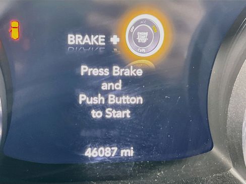 Used 2020 Jeep Wrangler Unlimited Sahara w/ LED Lighting Group AWD/4WD image 12