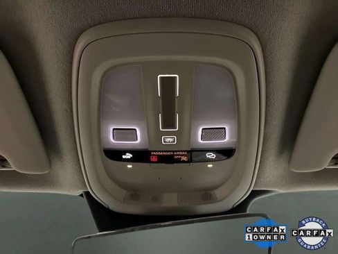 Used 2025 Volvo XC40 B5 Plus image 58