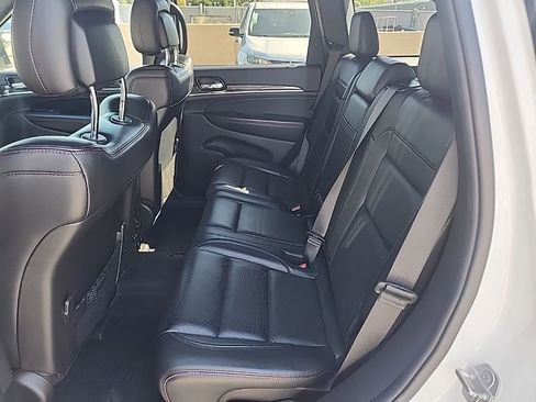 Used 2019 Jeep Grand Cherokee Trailhawk w/ Trailhawk Luxury Group AWD/4WD image 11