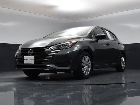 Used 2024 Nissan Versa S w/ Trunk Package image 34