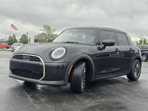 Used 2026 MINI Cooper 4-Door Hardtop FWD image 11