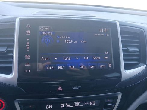 Used 2017 Honda Pilot Touring image 27