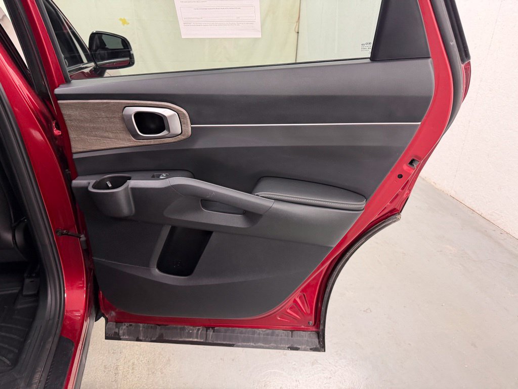 Used 2021 Kia Sorento EX w/ Panoramic Sunroof Package AWD/4WD image 13