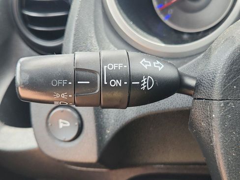 Used 2011 Honda Fit Sport image 29