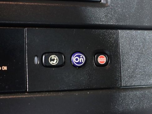 Used 2018 Chevrolet Express 2500 w/ Driver Convenience Package image 21