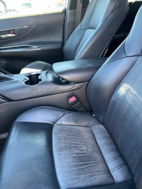 Used 2021 Toyota Venza XLE w/ Carpet Mat Package (TMS) AWD/4WD image 6