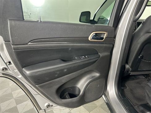 Certified 2017 Jeep Grand Cherokee Limited image 11