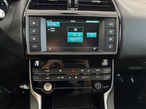 Used 2018 Jaguar XE Prestige AWD/4WD image 37