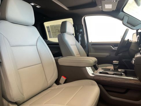 New 2026 GMC Sierra 1500 SLT w/ SLT Premium Plus Package image 29