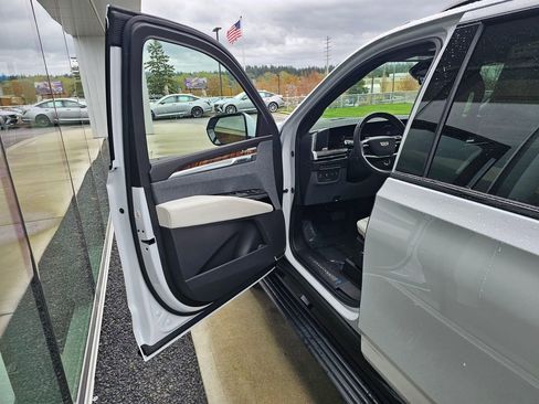 New 2026 Cadillac Escalade ESV Platinum Sport image 20