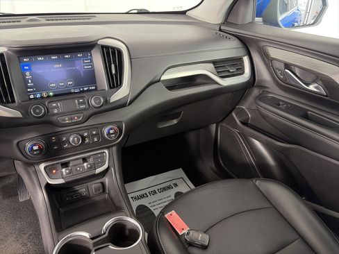 Used 2024 GMC Terrain SLT AWD/4WD image 4