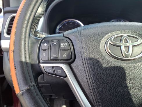 Used 2015 Toyota Highlander XLE image 19