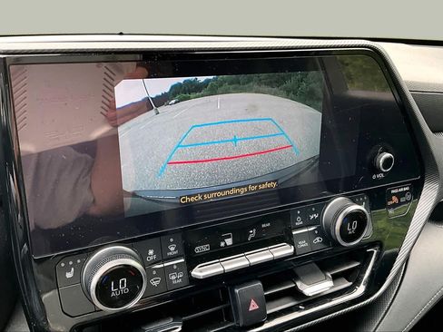 Used 2023 Toyota Highlander XSE AWD/4WD image 29