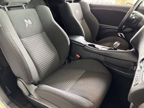 Used 2022 Dodge Challenger R/T Scat Pack RWD image 7