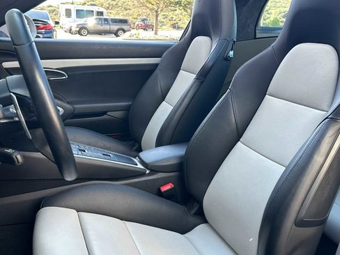 Used 2018 Porsche 911 Targa 4S image 5