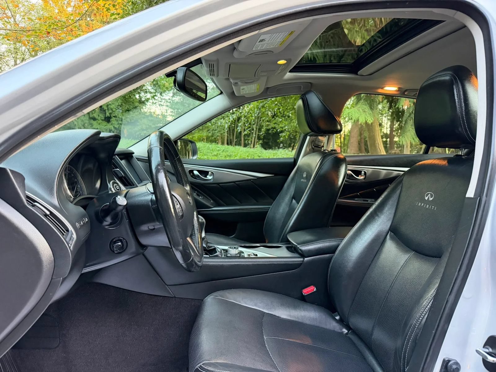 Used 2014 INFINITI Q50 Premium w/ Navigation Package AWD/4WD image 4