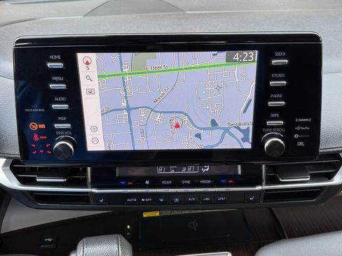 Used 2021 Toyota Sienna XLE image 37