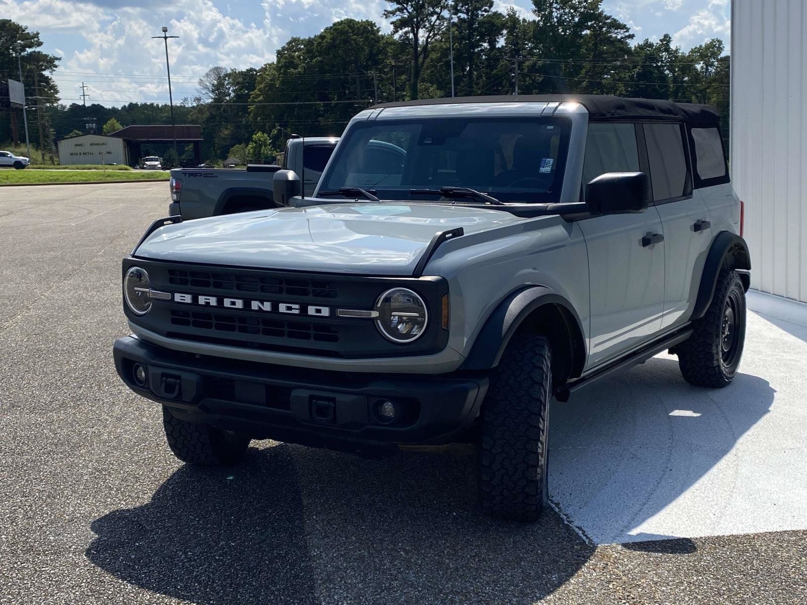 Used 2022 Ford Bronco Black Diamond AWD/4WD image 3