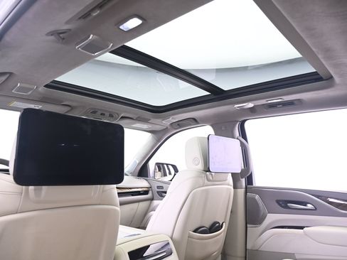 Used 2022 Cadillac Escalade ESV Premium Luxury Platinum AWD/4WD image 27