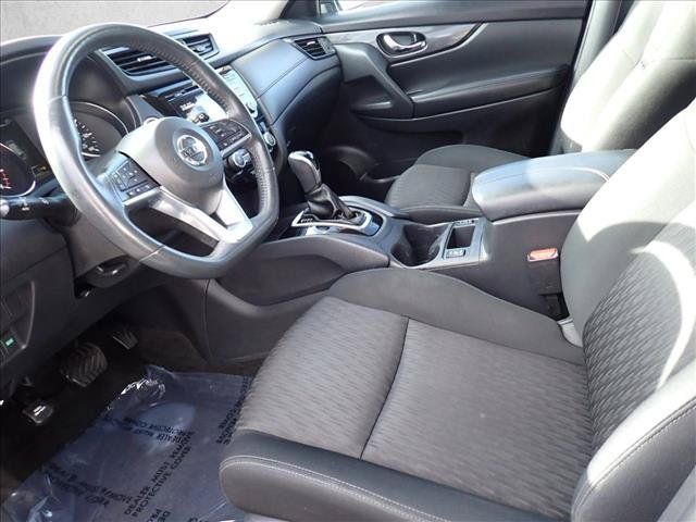 Used 2017 Nissan Rogue SV AWD/4WD image 10