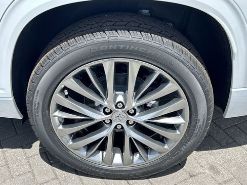 New 2026 Buick Enclave Avenir w/ Super Cruise Package FWD image 30