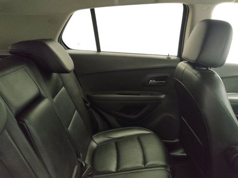Used 2016 Chevrolet Trax LTZ FWD image 19