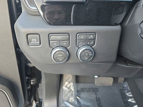 Used 2026 GMC Sierra 1500 SLT w/ SLT Premium Plus Package AWD/4WD image 28