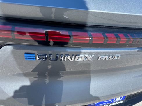 Used 2025 Chevrolet Equinox EV LT image 19