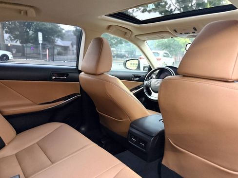Used 2016 Lexus IS 200t w/ Premium Package RWD image 13