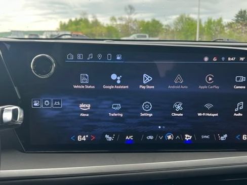 Certified 2025 Chevrolet Traverse LT AWD/4WD image 18