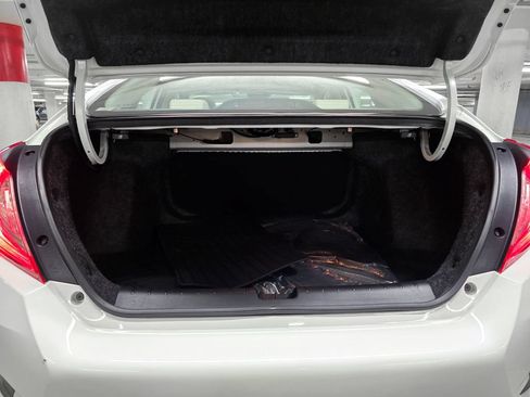 Used 2018 Honda Civic Touring image 8