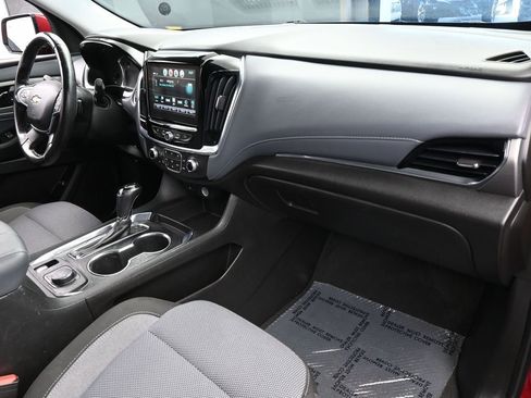 Used 2018 Chevrolet Traverse LT image 44
