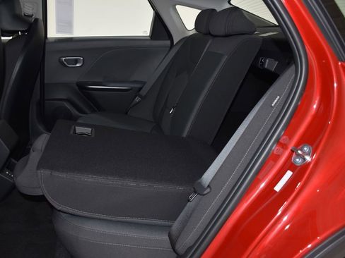 New 2025 Kia K4 LXS image 27