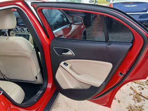 Used 2018 Mercedes-Benz GLA 250 GLA 250 Sport Utility 4D image 15