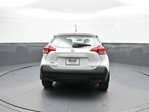 Used 2018 Nissan Kicks SV image 7