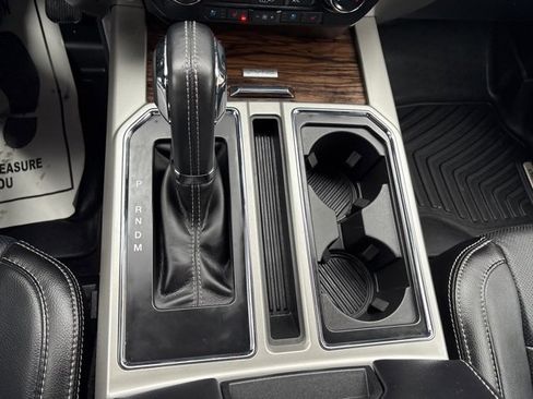 Certified 2018 Ford F150 Lariat image 32