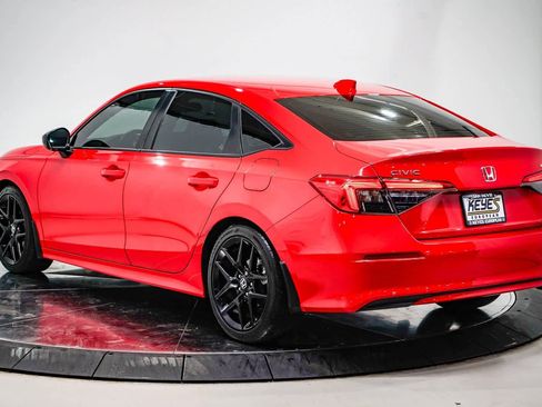 Used 2024 Honda Civic Sport image 2