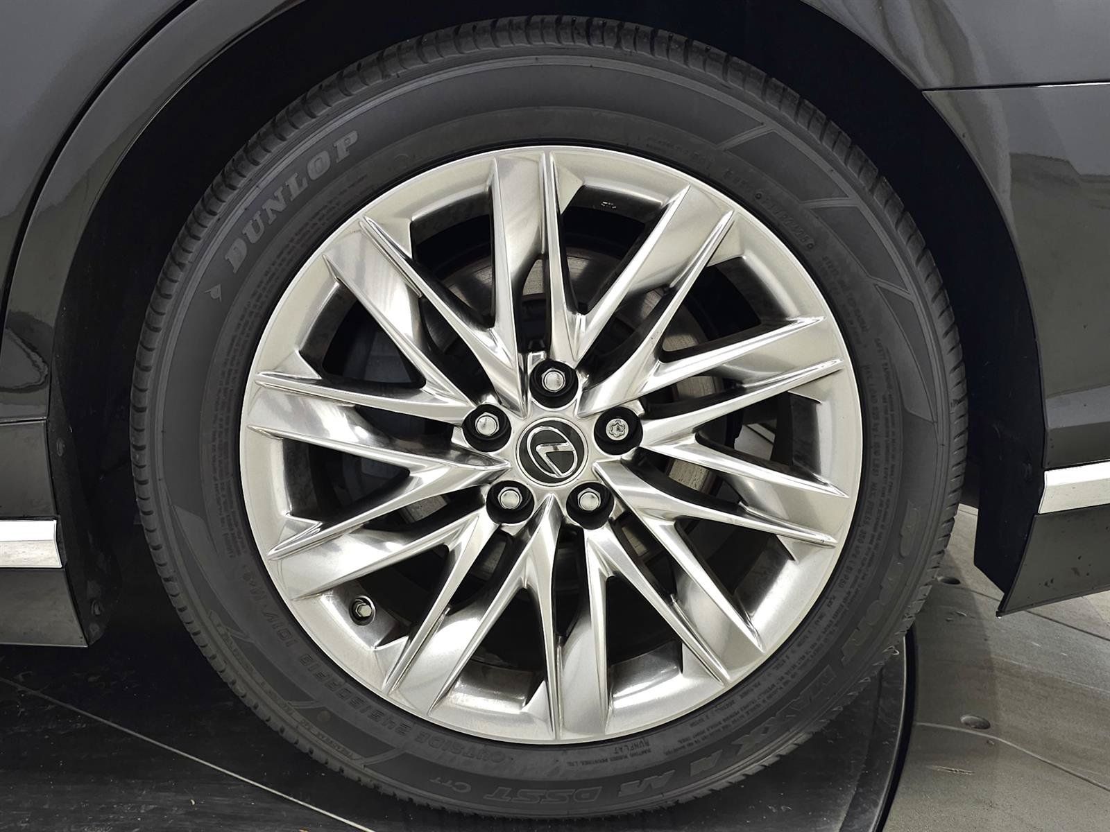 Used 2022 Lexus LS 500 AWD w/ Interior Upgrade Package image 12