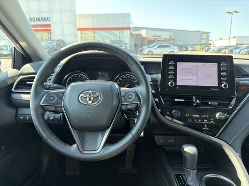 Used 2024 Toyota Camry SE w/ Cold Weather Package FWD image 12
