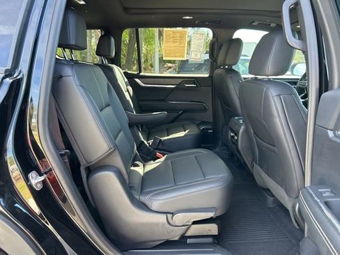 Used 2024 GMC Acadia Elevation w/ Luxury Package image 18